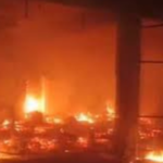 MEERUT FIRE INCIDENTS: मेरठ में 16 जगहों पर आग से लाखों का नुकसान, महिंद्रा के शोरूम में 5 नई कार जलीं